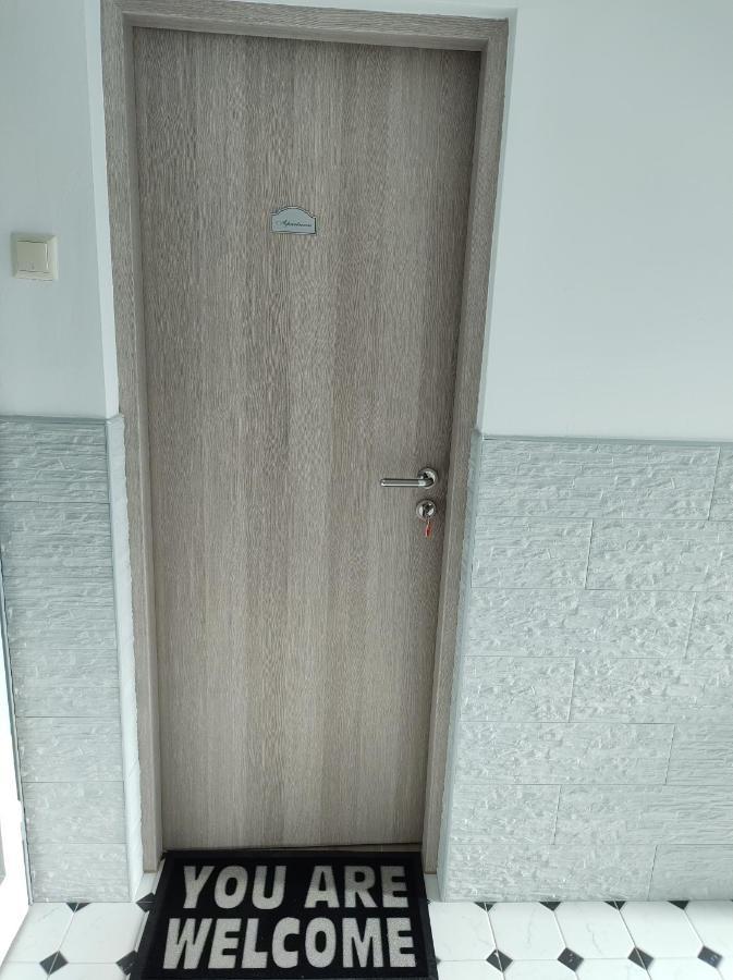 Happy Apartment Karlovac Exterior photo