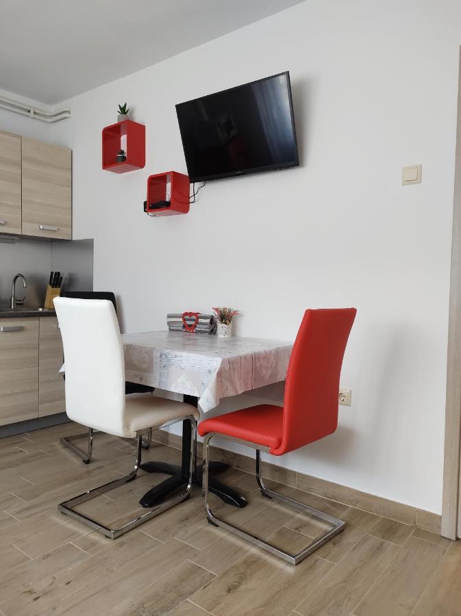 Happy Apartment Karlovac Exterior photo