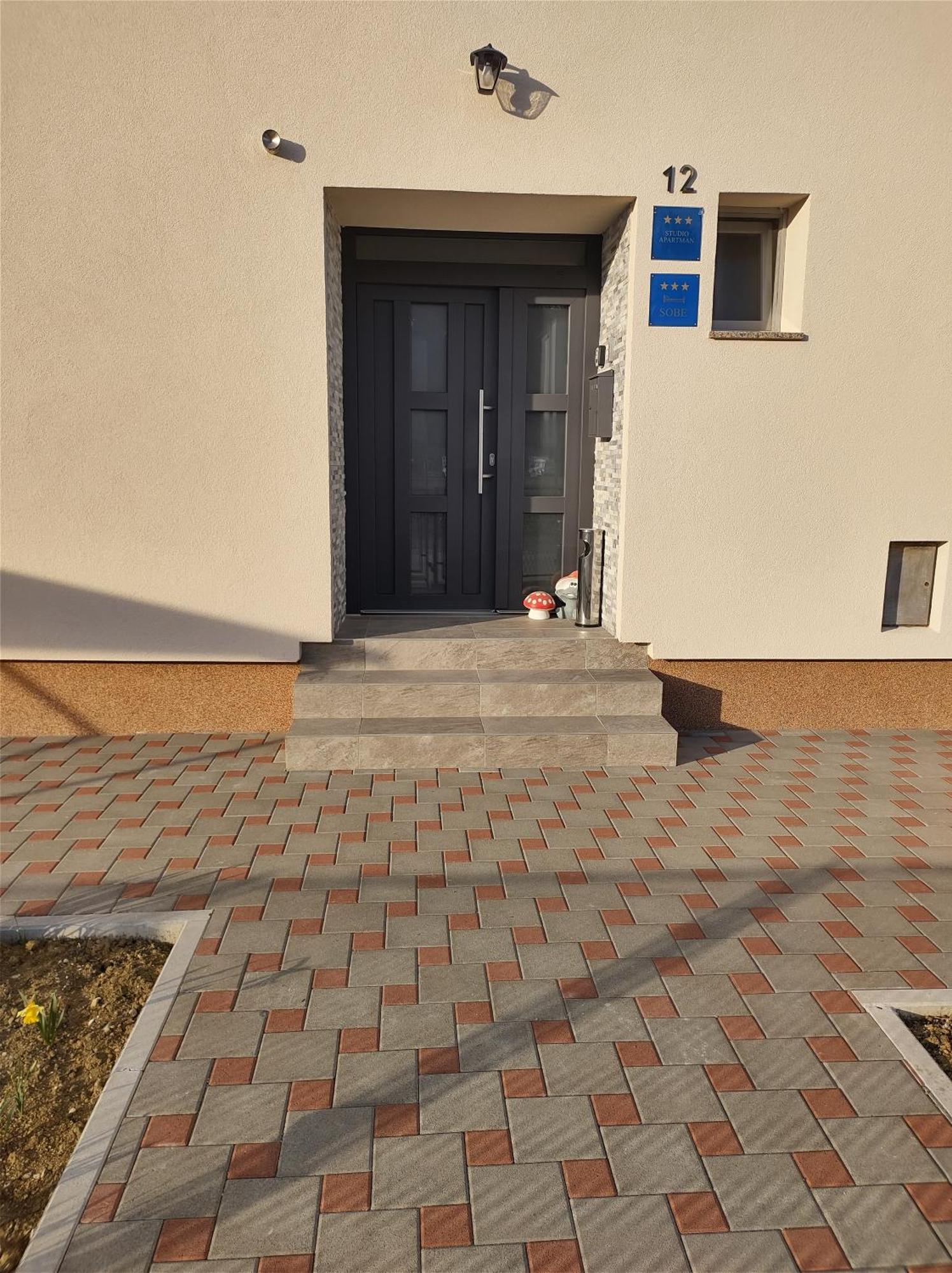Happy Apartment Karlovac Exterior photo